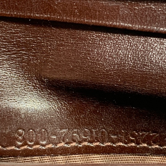 Authentic Pre owned Vintage Fendi Wallet - Picture 13 of 17